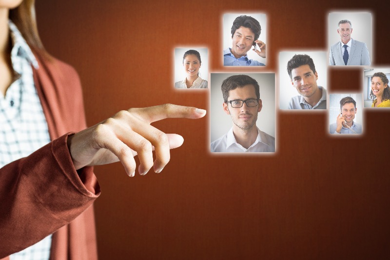 Headhunter vs Orang Dalam : Mengapa Perusahaan Cerdas Memilih Jalur Profesional